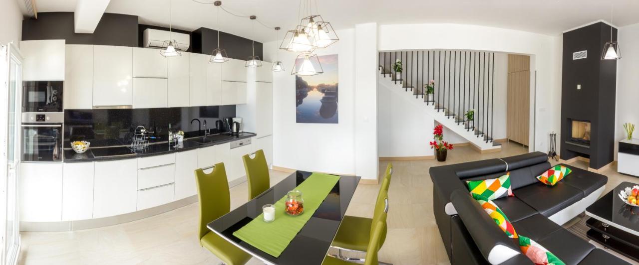 סגט ווראנייצה Trogir Residence Vila A מראה חיצוני תמונה
